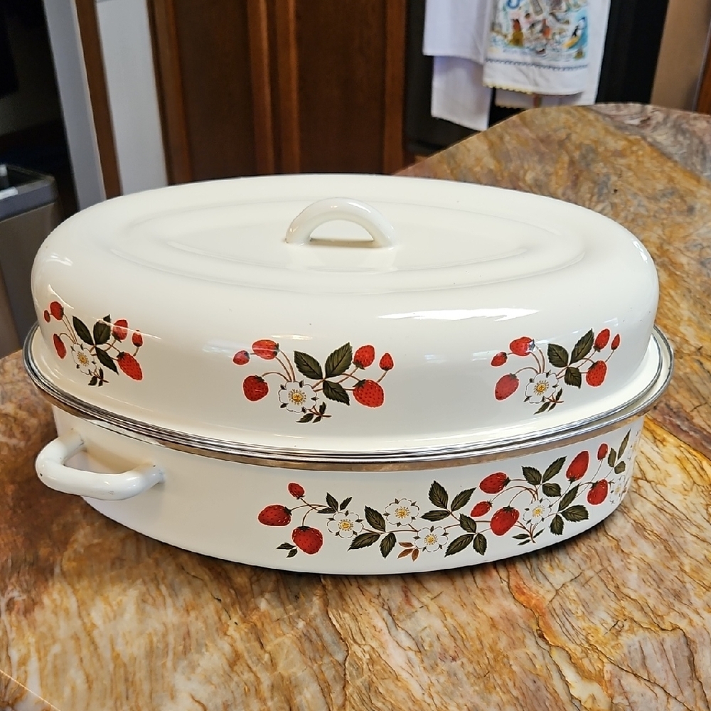 Vintage SHEFFIELD Strawberries N Cream Enamelware Roasting Pan w/ Lid